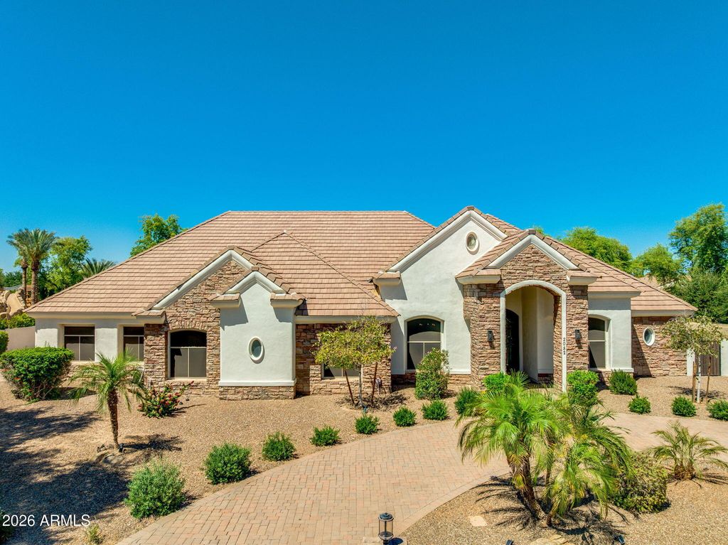 2082 E SANOQUE Boulevard, Gilbert, AZ 85298 — photo 3