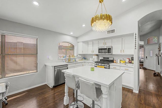 6406 W Escuda Road, Glendale, AZ 85308