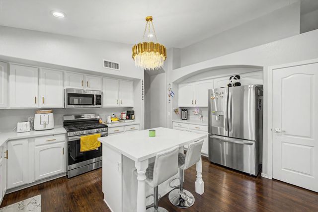 6406 W Escuda Road, Glendale, AZ 85308