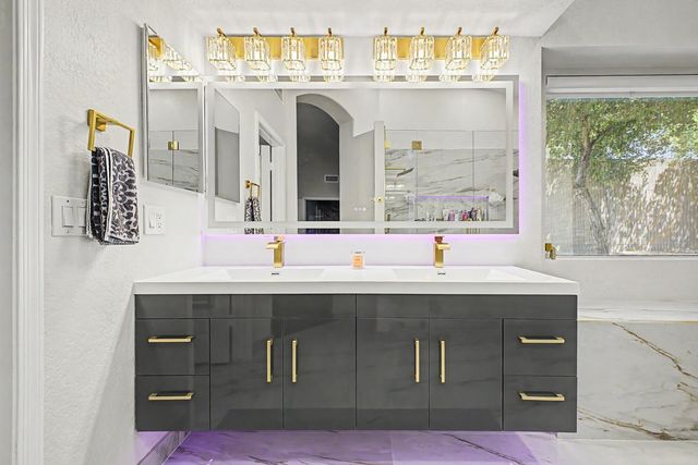 6406 W Escuda Road, Glendale, AZ 85308