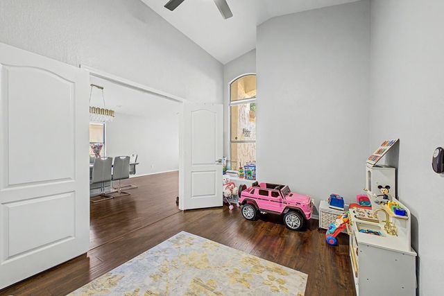 6406 W Escuda Road, Glendale, AZ 85308