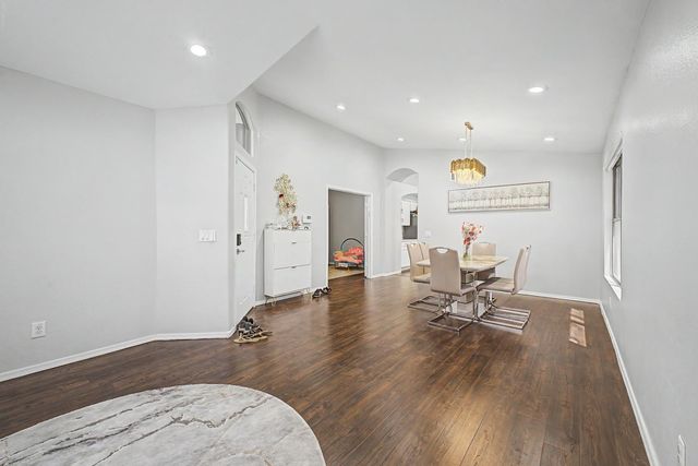 6406 W Escuda Road, Glendale, AZ 85308