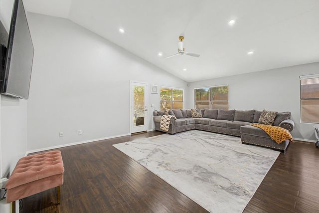 6406 W Escuda Road, Glendale, AZ 85308