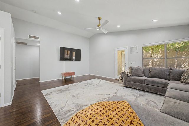 6406 W Escuda Road, Glendale, AZ 85308