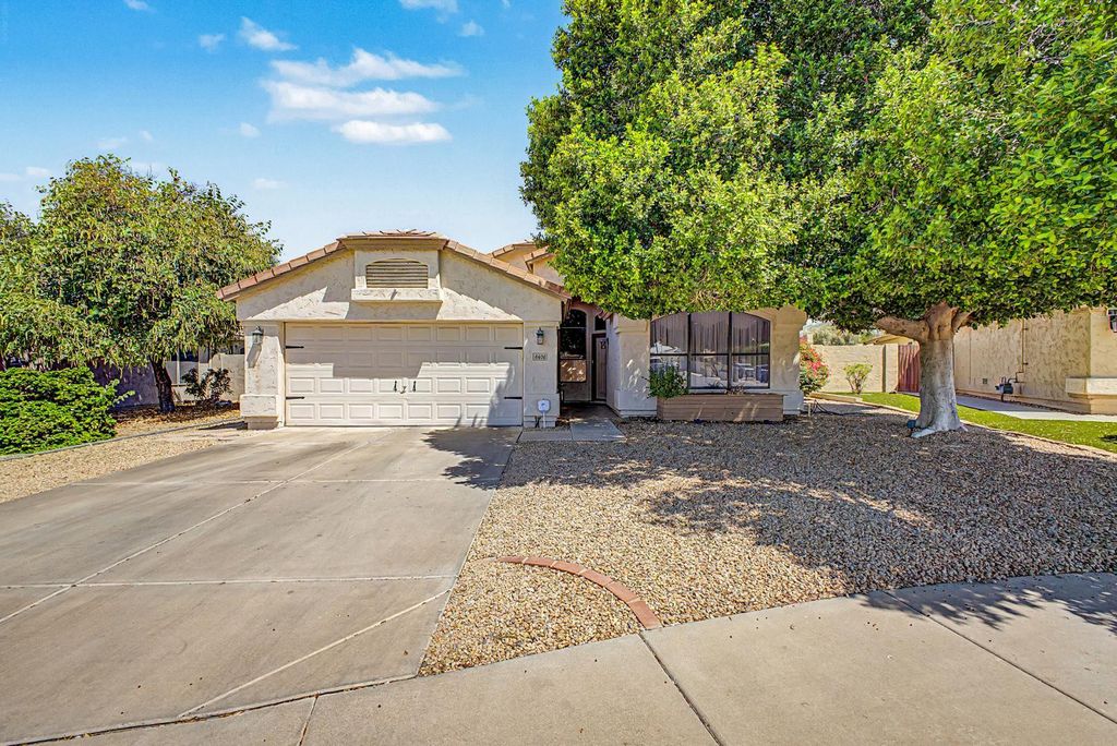 6406 W Escuda Road, Glendale, AZ 85308