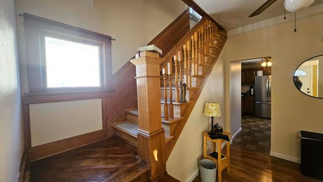 718 3rd St NW, Minot, ND 58703