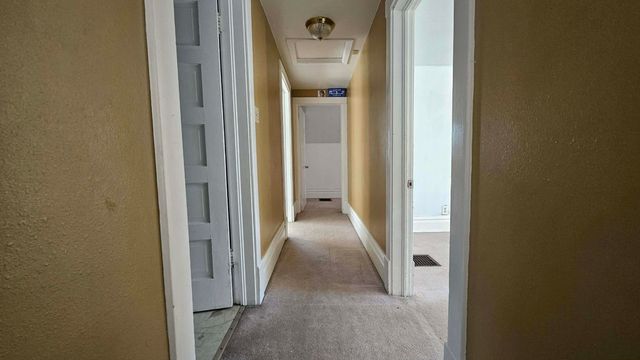 718 3rd St NW, Minot, ND 58703