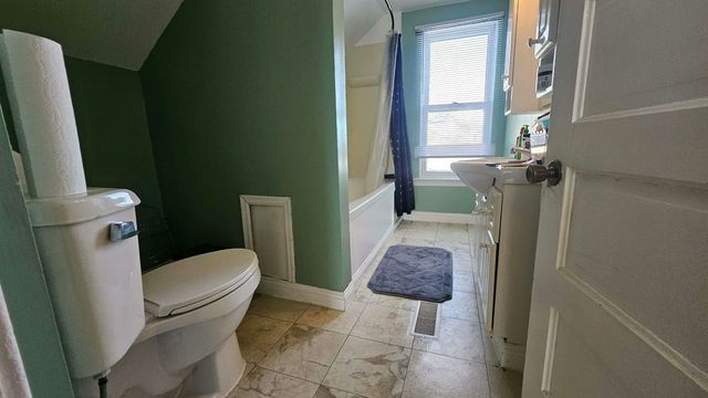 718 3rd St NW, Minot, ND 58703