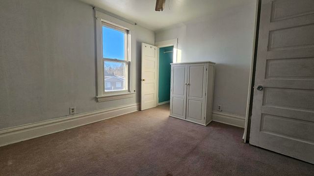 718 3rd St NW, Minot, ND 58703