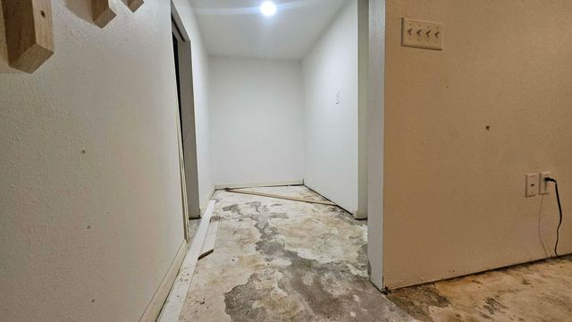 718 3rd St NW, Minot, ND 58703