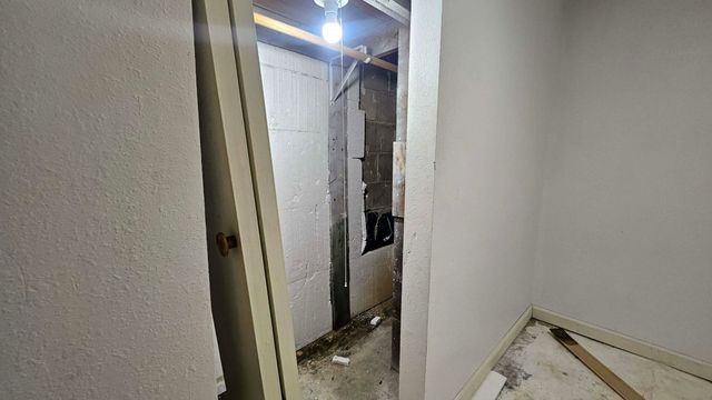 718 3rd St NW, Minot, ND 58703