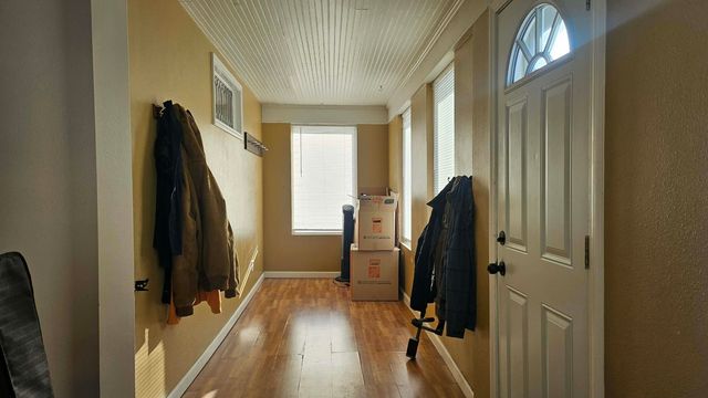 718 3rd St NW, Minot, ND 58703