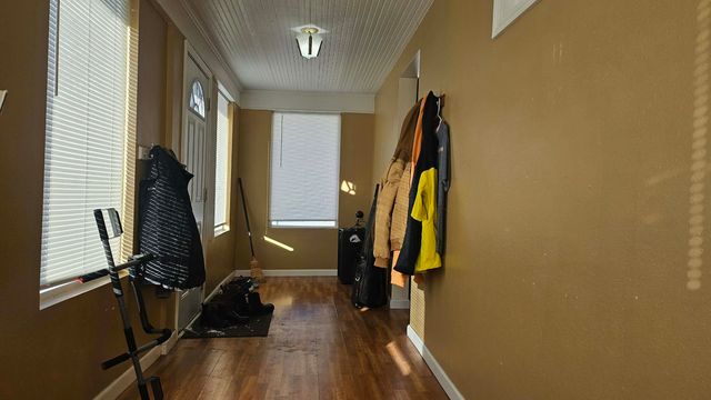 718 3rd St NW, Minot, ND 58703