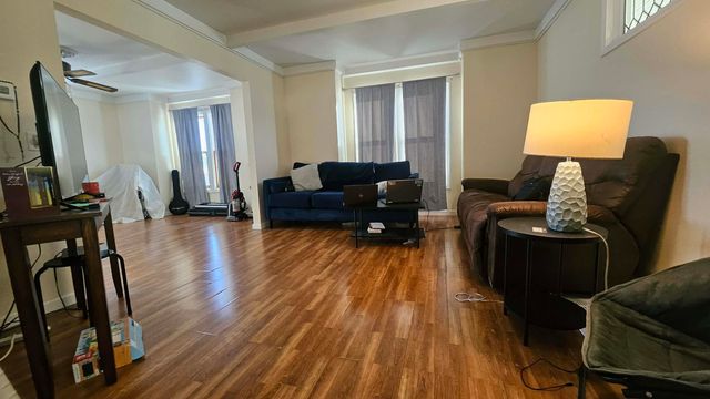 718 3rd St NW, Minot, ND 58703