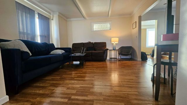 718 3rd St NW, Minot, ND 58703