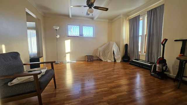 718 3rd St NW, Minot, ND 58703