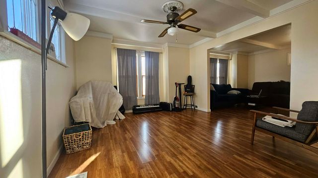 718 3rd St NW, Minot, ND 58703