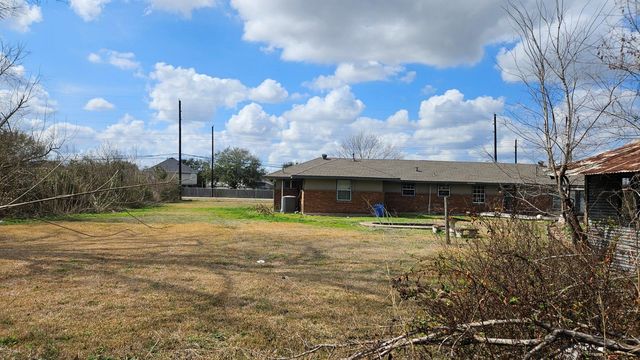 13921 Old Chocolate Bayou Road, Houston, TX 77048