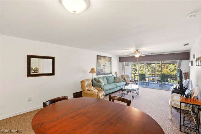 215 Cypress WAY E E3, Naples, FL 34110