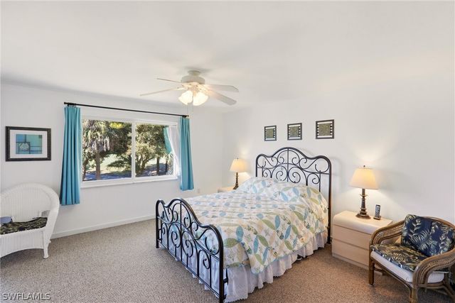 215 Cypress WAY E E3, Naples, FL 34110