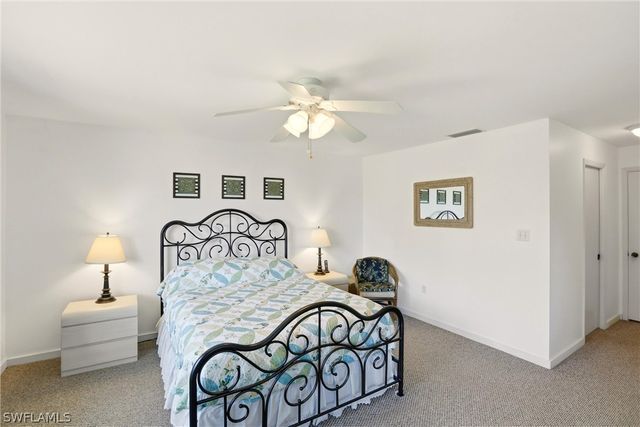 215 Cypress WAY E E3, Naples, FL 34110