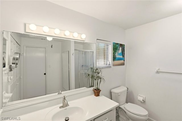 215 Cypress WAY E E3, Naples, FL 34110