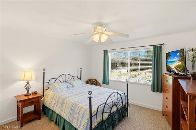 215 Cypress WAY E E3, Naples, FL 34110