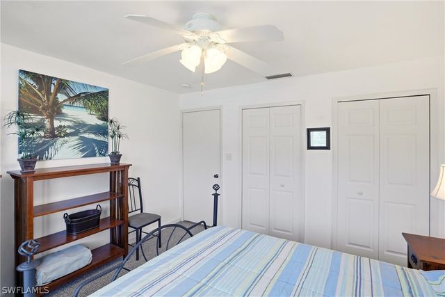 215 Cypress WAY E E3, Naples, FL 34110