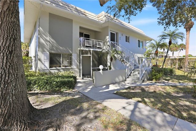 215 Cypress WAY E E3, Naples, FL 34110