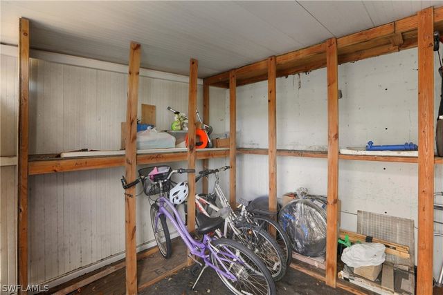 215 Cypress WAY E E3, Naples, FL 34110