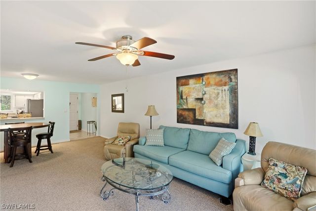 215 Cypress WAY E E3, Naples, FL 34110