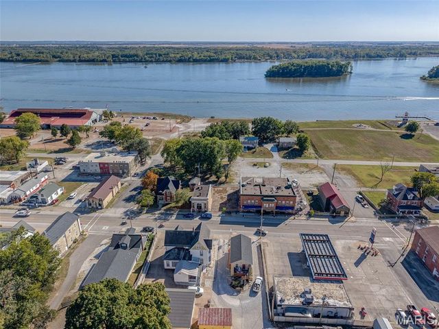 222 E Main Street, Grafton, IL 62037