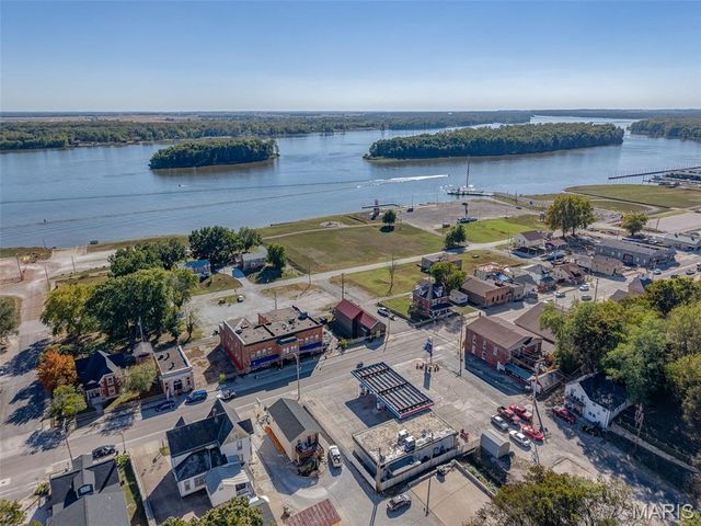 222 E Main Street, Grafton, IL 62037