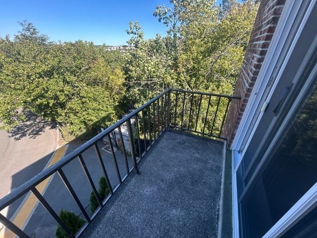 2 Meacham St 6, Somerville, MA 02145