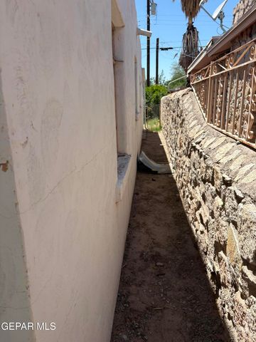 327 S GLENWOOD Street, El Paso, TX 79905