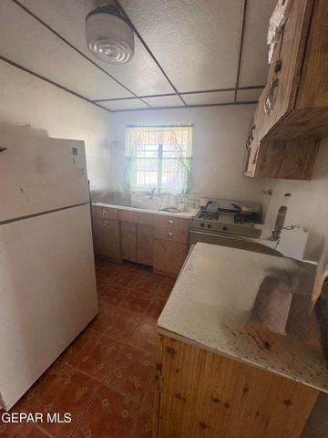 327 S GLENWOOD Street, El Paso, TX 79905