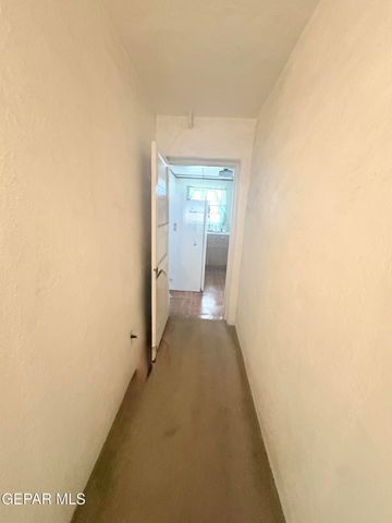 327 S GLENWOOD Street, El Paso, TX 79905