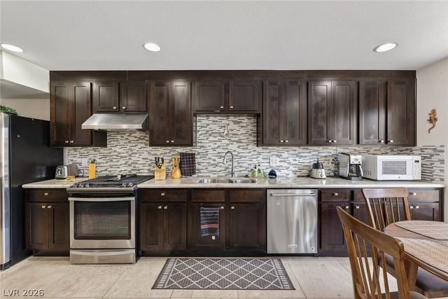 3020 Bel Air Drive, Las Vegas, NV 89109