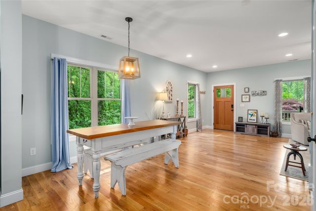 221 Courtland Place, Asheville, NC 28801