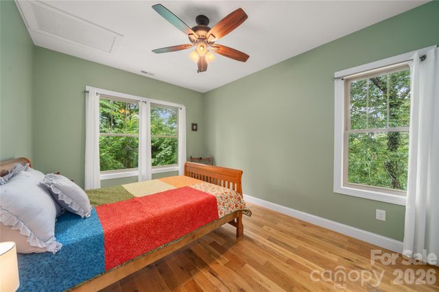 221 Courtland Place, Asheville, NC 28801