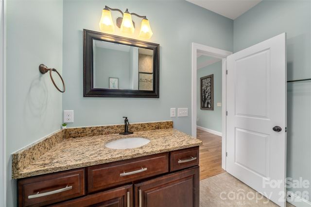 221 Courtland Place, Asheville, NC 28801
