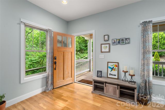 221 Courtland Place, Asheville, NC 28801