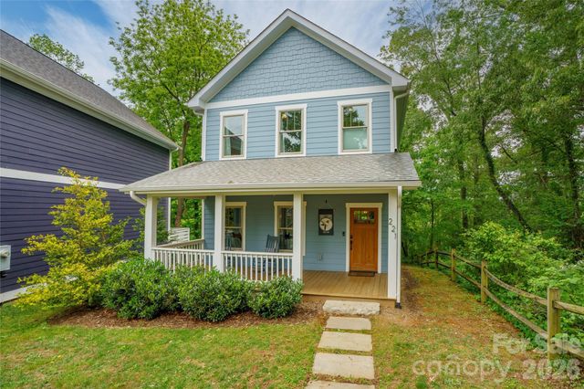 221 Courtland Place, Asheville, NC 28801