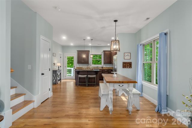 221 Courtland Place, Asheville, NC 28801
