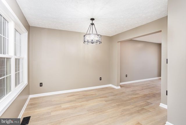 175 COUNTRY RIDGE DR, Red Lion, PA 17356