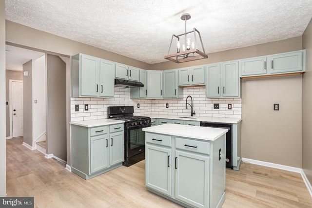 175 COUNTRY RIDGE DR, Red Lion, PA 17356