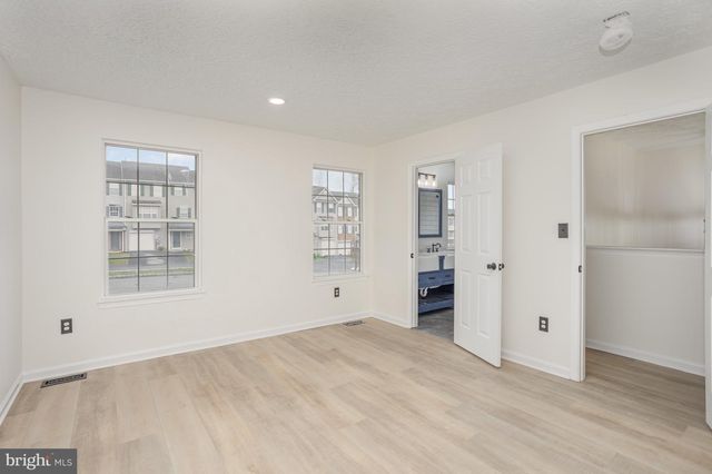 175 COUNTRY RIDGE DR, Red Lion, PA 17356