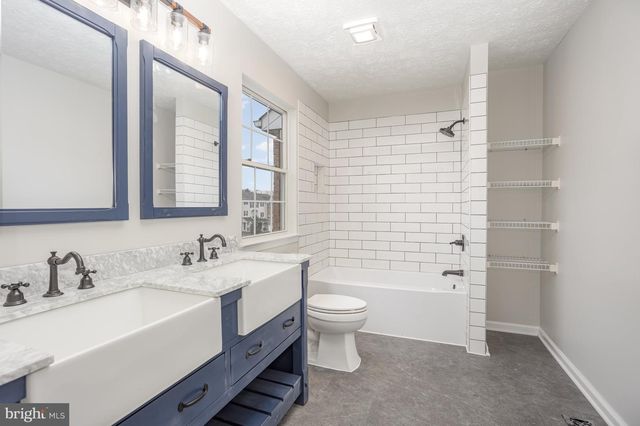 175 COUNTRY RIDGE DR, Red Lion, PA 17356