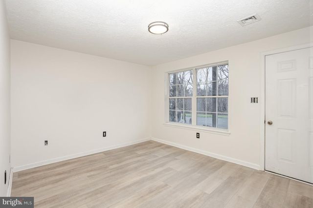 175 COUNTRY RIDGE DR, Red Lion, PA 17356