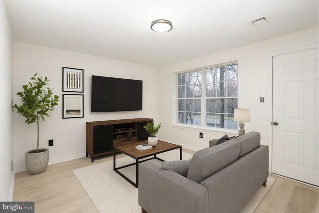 175 COUNTRY RIDGE DR, Red Lion, PA 17356